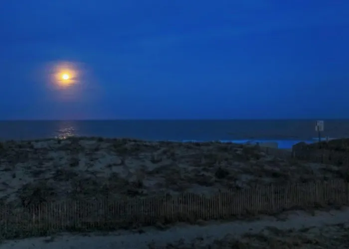 Beachbox Iii - Unreal Views - Oceanfront Balcony - Couple's Getaway - Worcester House 401